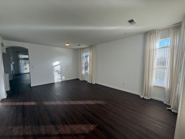 Building Photo - Spacious 4-Bedroom Corner Home MOVE IN SPECIAL