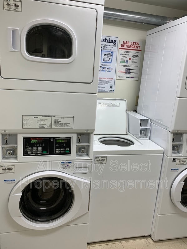 Building Photo - 2 Ocean Ave