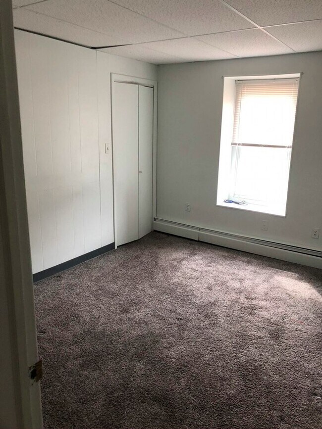 Building Photo - 153 Main St