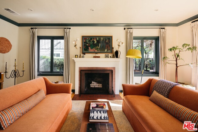 Building Photo - 11523 Albers St