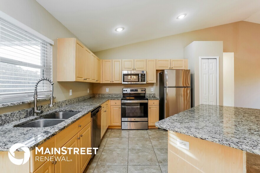 Building Photo - 1901 NE 6th Ave