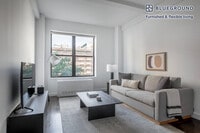 Building Photo - 212 W 91st St