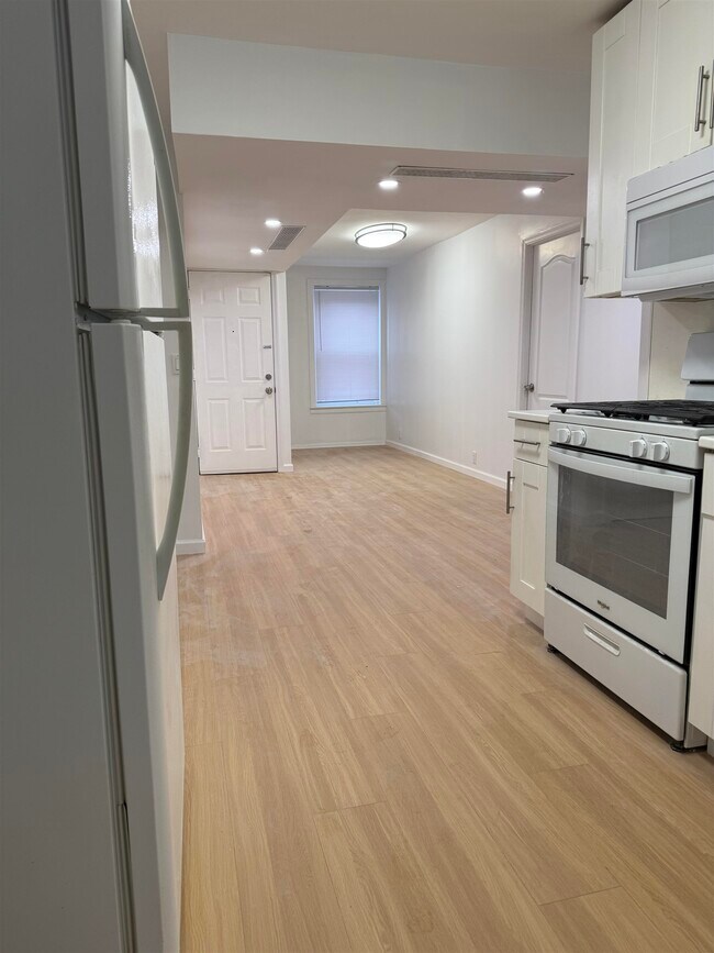 Building Photo - 298 Princeton Ave