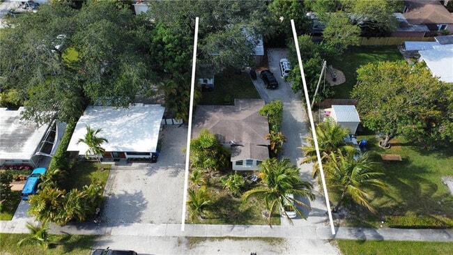 Building Photo - 320 SW 21st St