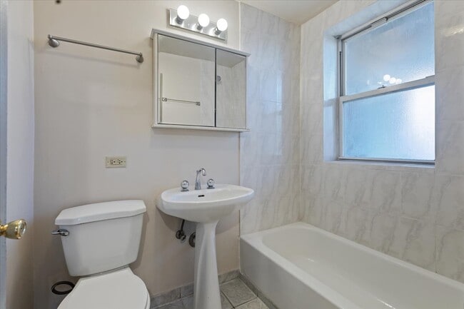 Building Photo - 4024 W Division St