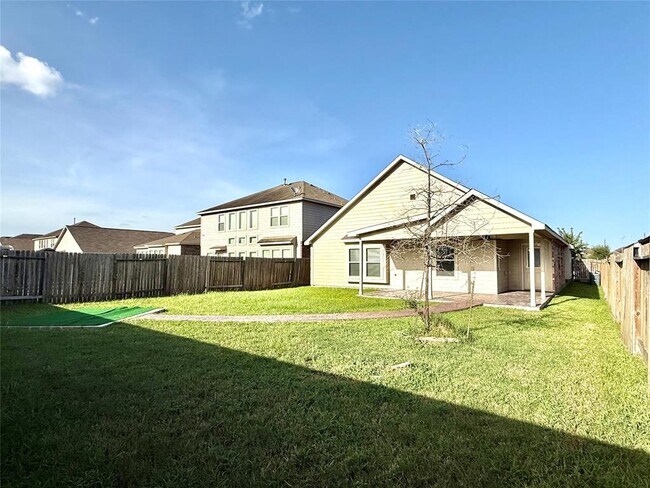 Building Photo - 7403 Cypress Pin Oak Dr