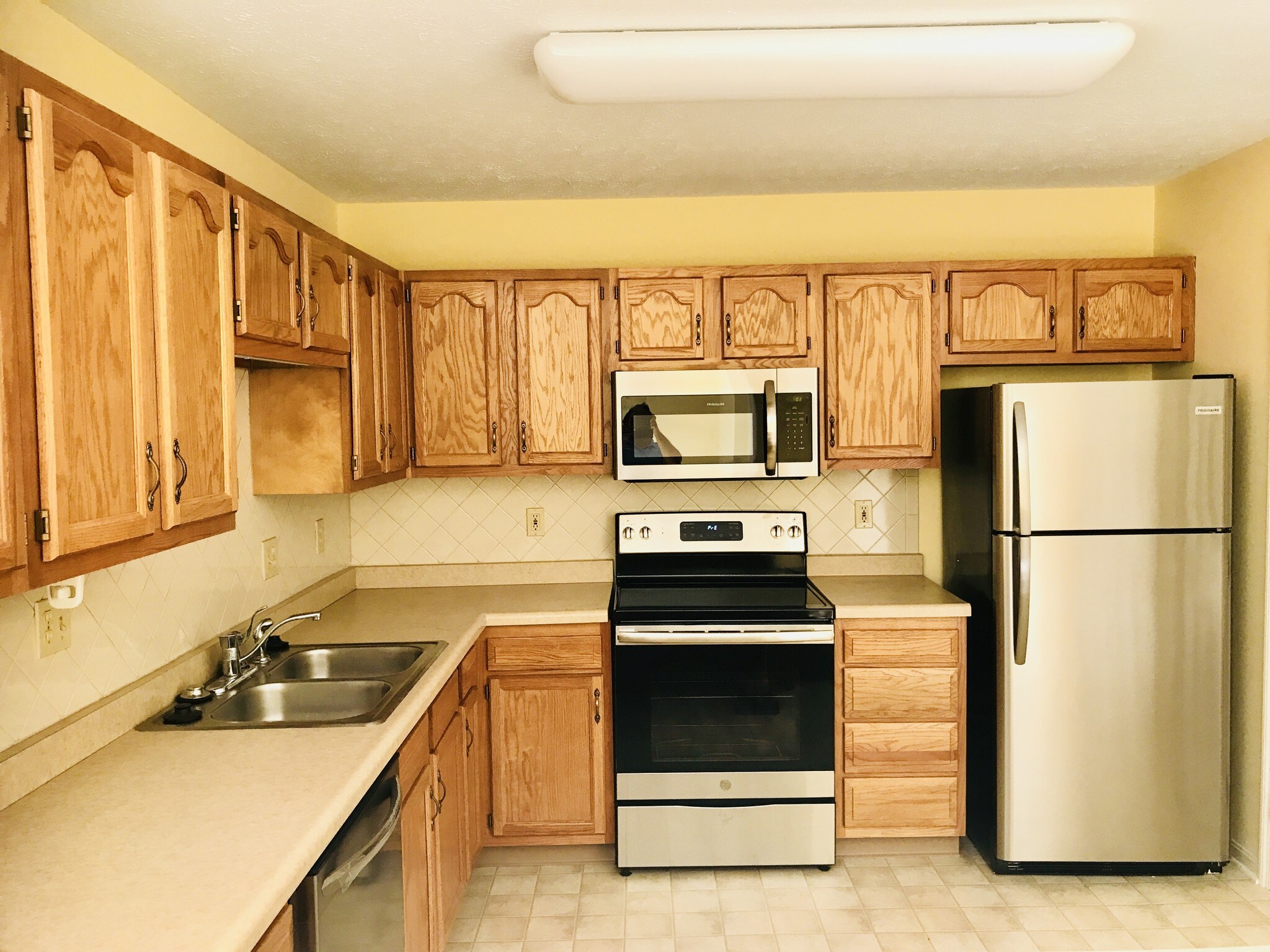 Building Photo - 4678 Court Yard Dr