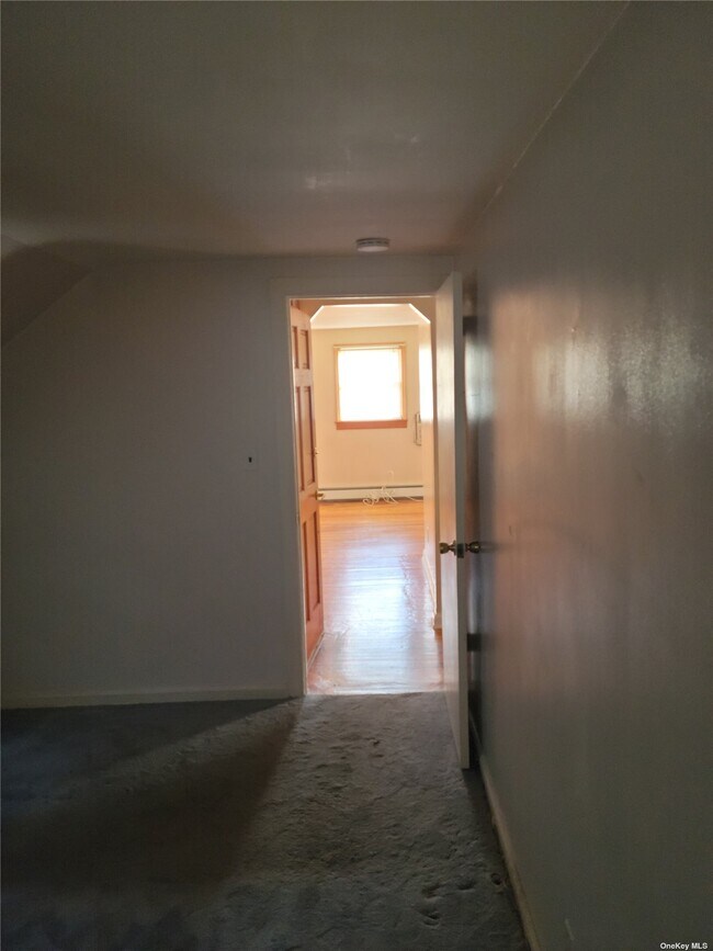 Building Photo - 48 Hendrick Ave