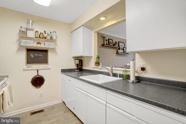 Building Photo - 2101 N Rolfe St