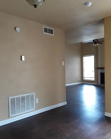 Building Photo - 5516 Boca Raton Blvd