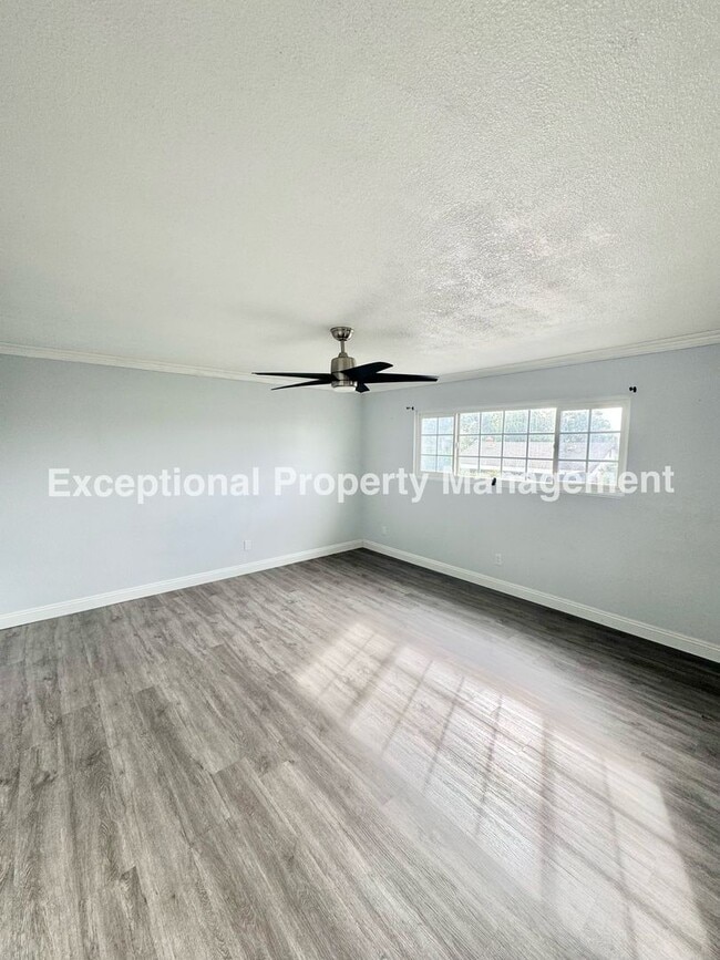 Building Photo - Ready to move in 3 bed 3 bath home!