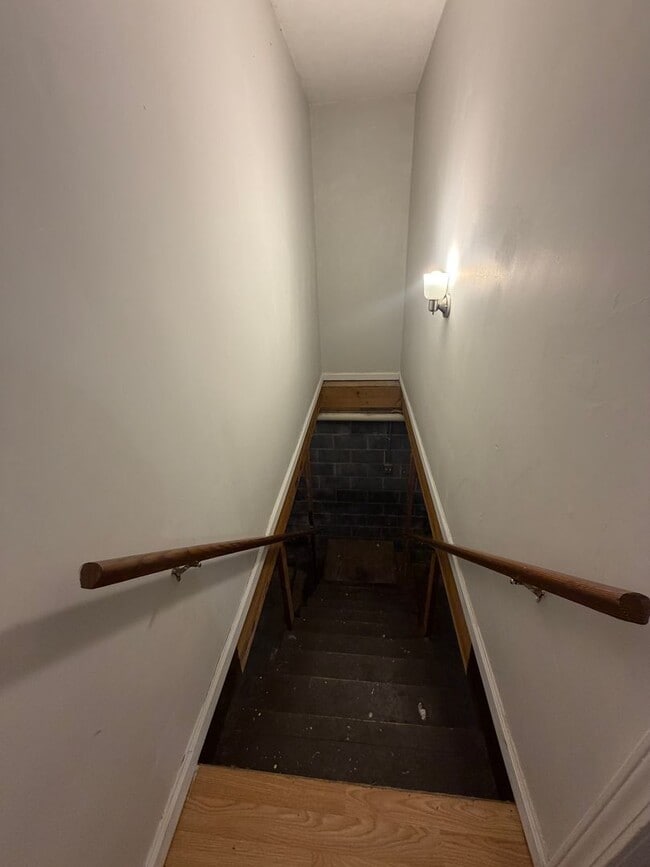 Building Photo - Three Springs Rd. 2188-2190