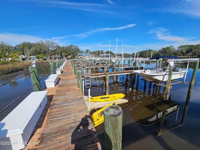 Building Photo - 1307 River Hills Cir E