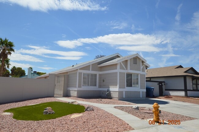 Building Photo - 6751 Sebring St