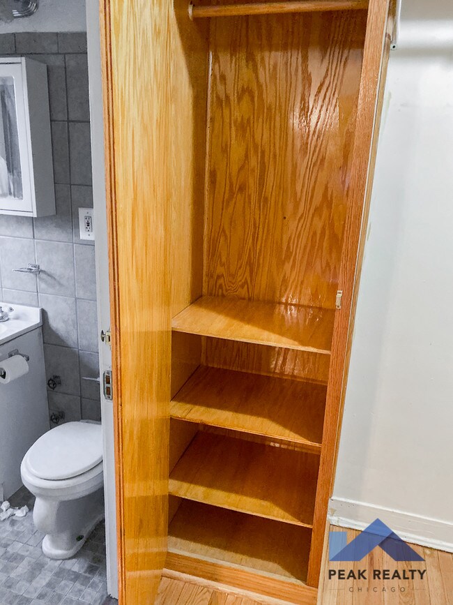 Building Photo - 4625-35 N. Winchester Ave.