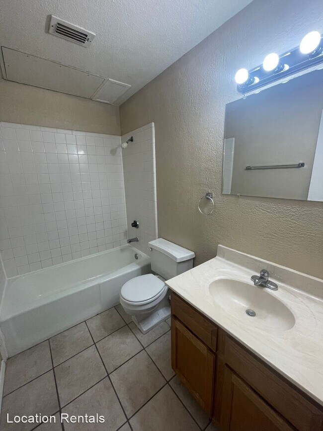 Building Photo - 2 br, 2 bath House - 5102 80th Street #106