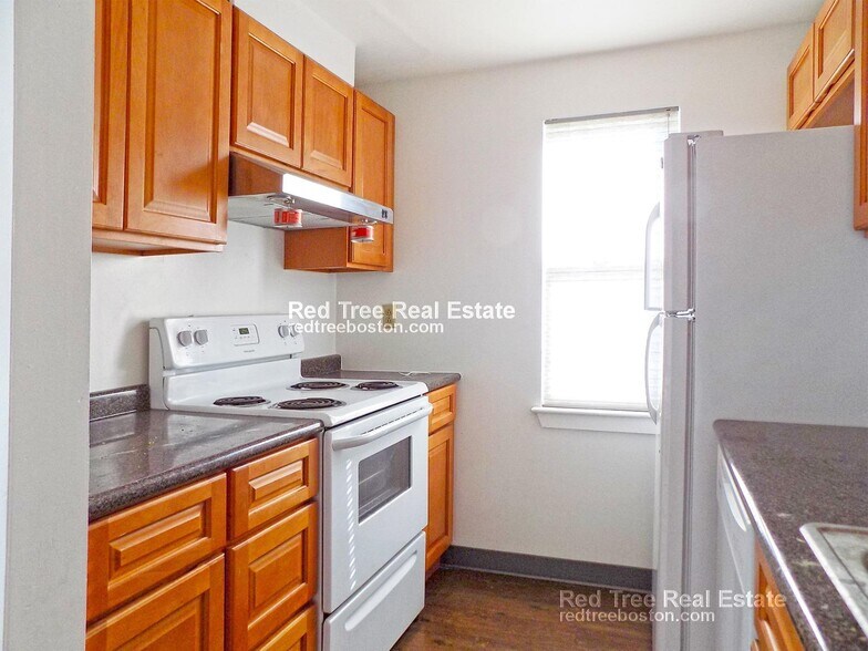 Building Photo - 1 Pine St