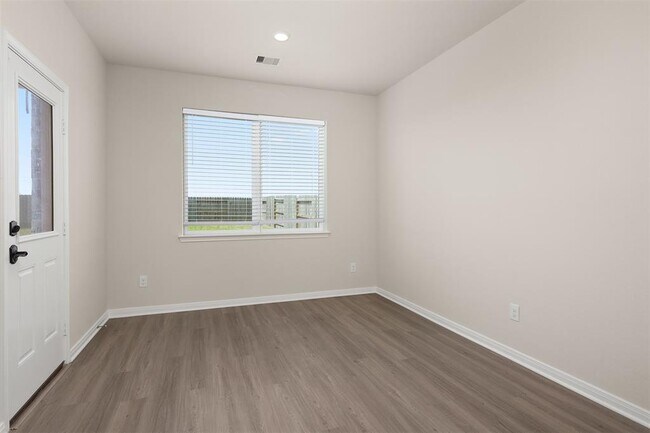 Building Photo - 14213 Freeboard Dr