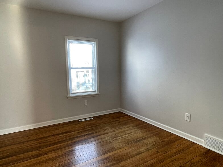 Building Photo - 2450 Gerald Ave