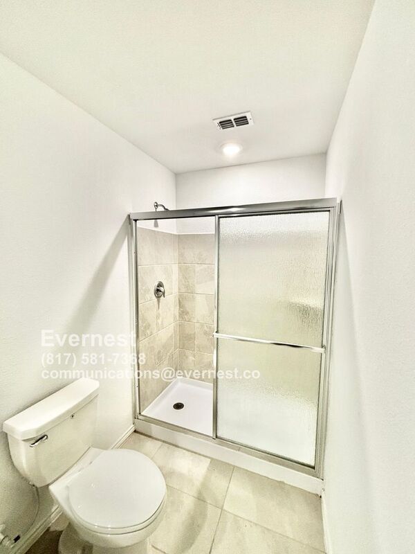 Building Photo - 1517 Vattier St