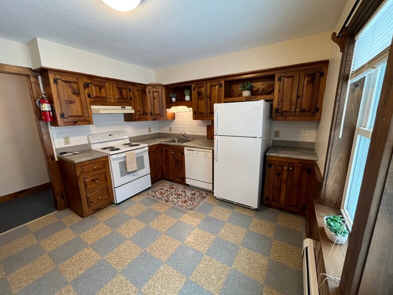 Building Photo - 163 Woodland Dr