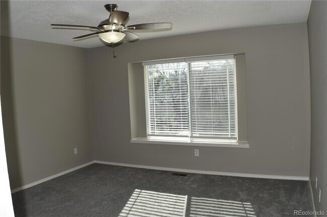 Building Photo - 952 Dancing Horse Dr