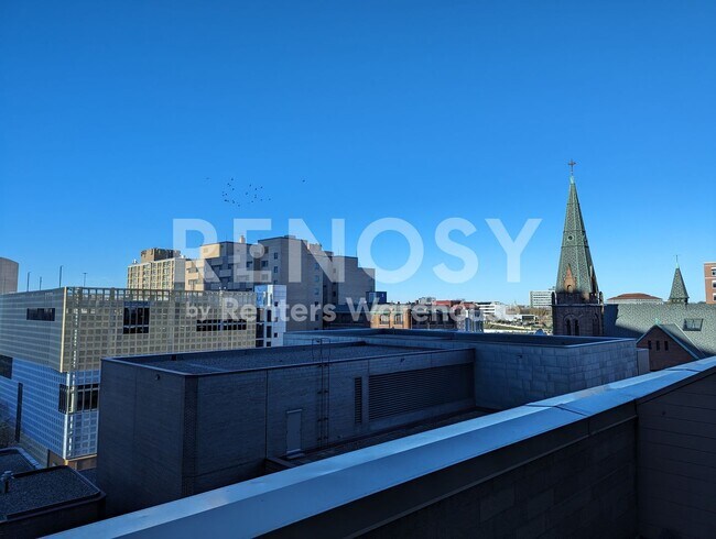 Building Photo - Available now - downtown Saint Paul Views - 1 Bed/1Bath Condo