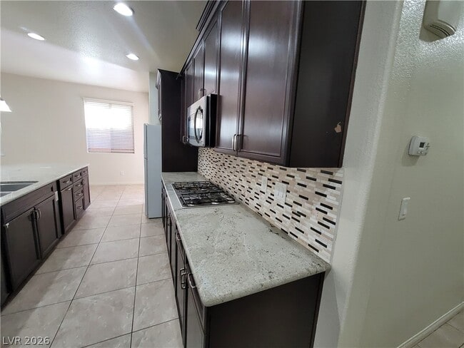 Building Photo - 5564 Bethany Bend Dr