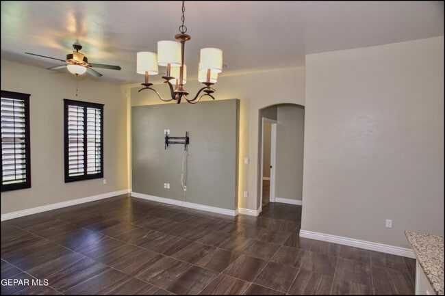 Building Photo - 14664 Sunny Land Ave