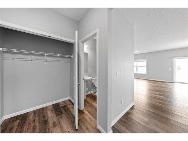 Building Photo - 10269 Goodview Cir