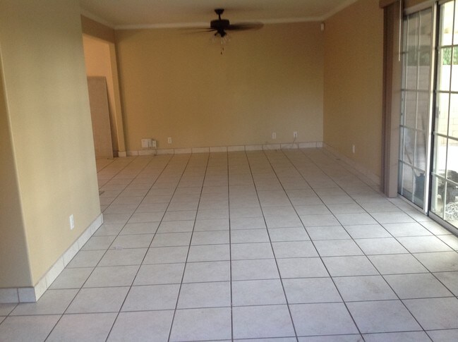 Extra Large Fam. Room - 16061 Placid Dr