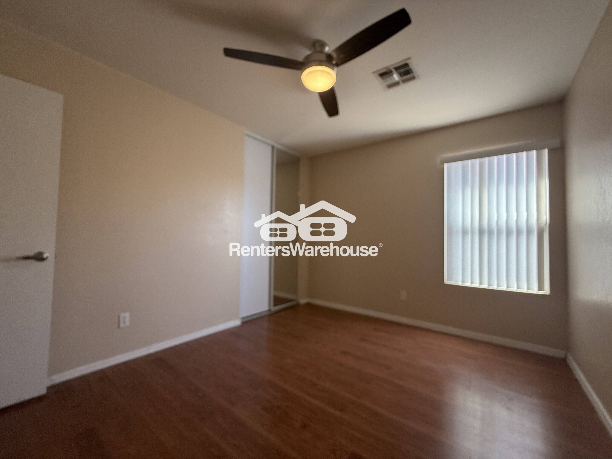 Building Photo - 2607 S 71st Dr