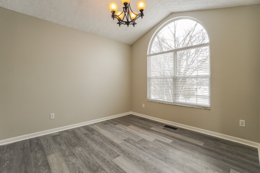 Building Photo - 742 Bouvier Ct