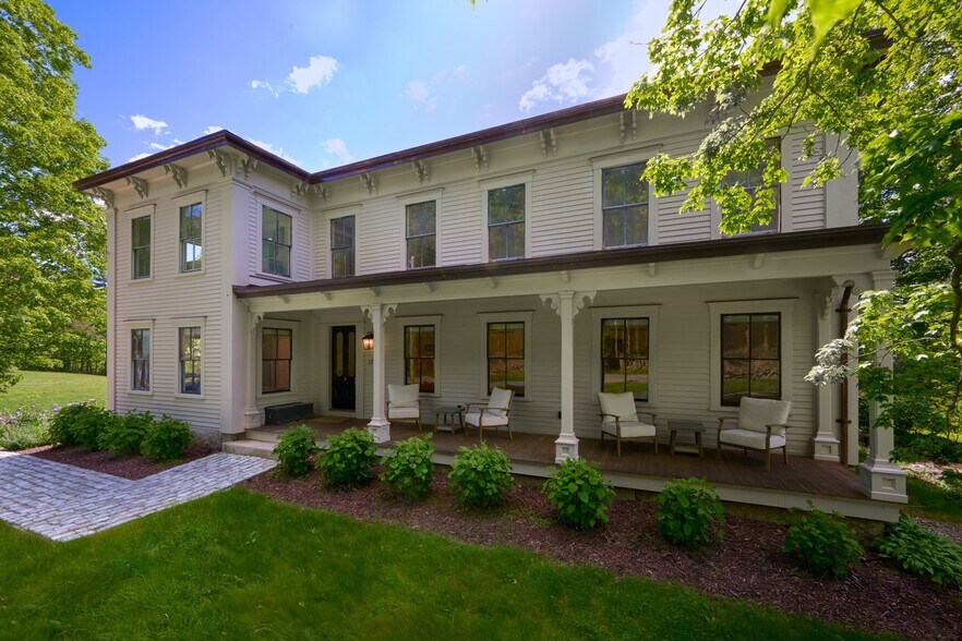 Building Photo - 137 Kendall Pond Rd