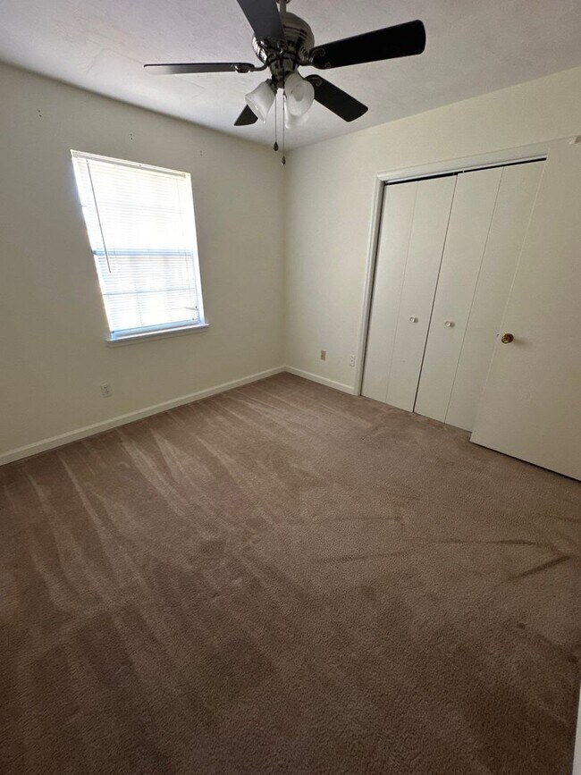 Building Photo - 3242 Varnell Dr