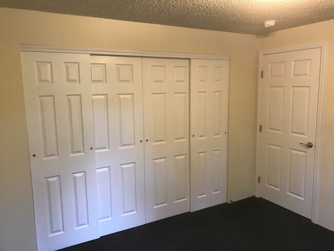 Building Photo - 3 Bedroom Home in SE Eugene