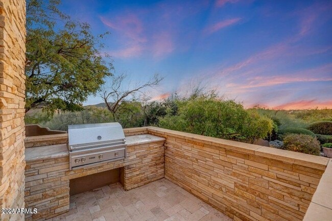 Building Photo - 10638 E Yearling Dr