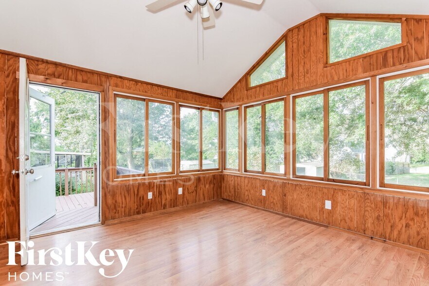 Building Photo - 211 N Cleveland Ave