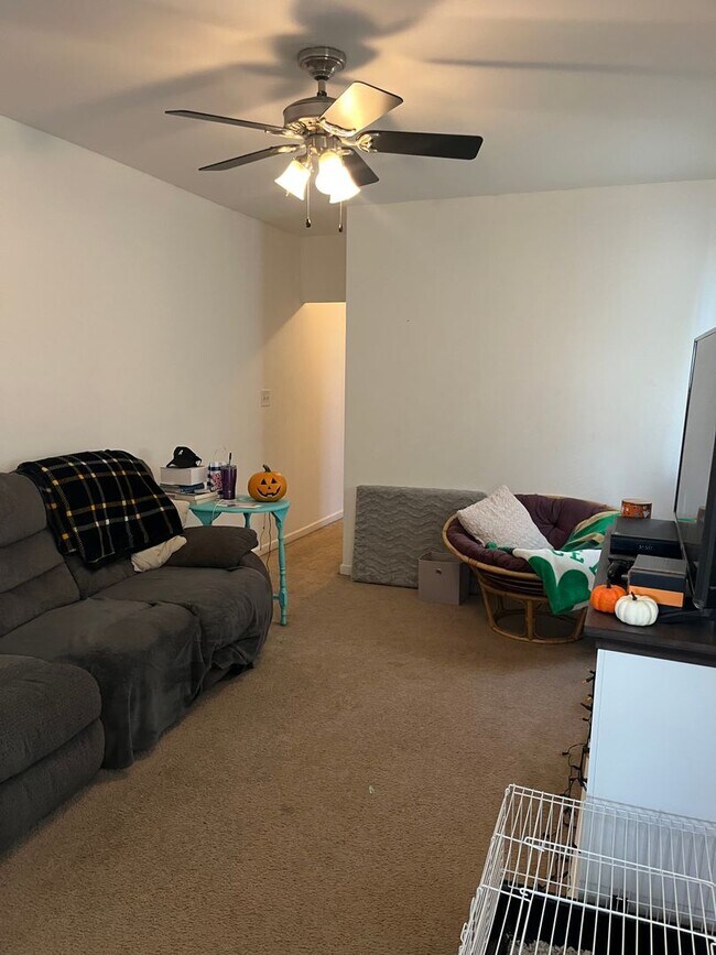 Building Photo - 540 Walnut St