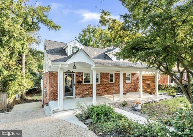 Building Photo - 2617 E Maple St