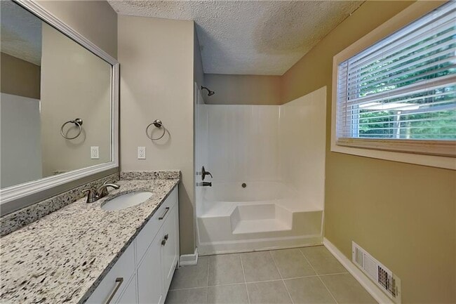 Building Photo - 3702 Pine Brook Dr
