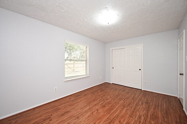 Building Photo - 3551 Santa Rosa Ln