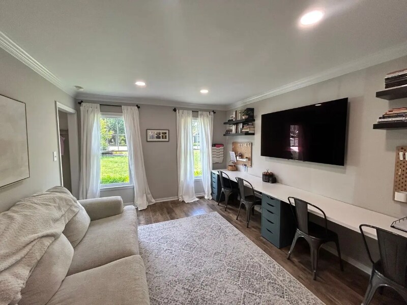 Building Photo - 10821 Sunset Hills Dr