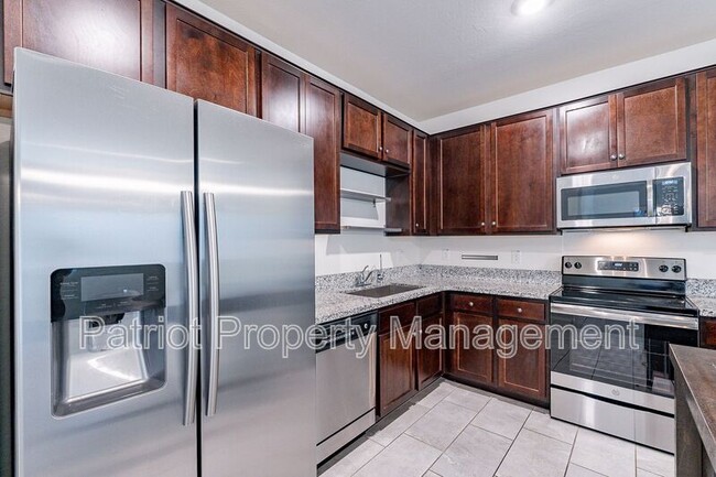 Building Photo - 8816 S 41st Dr