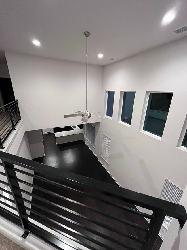 Building Photo - 1531 N Red Bud Ln