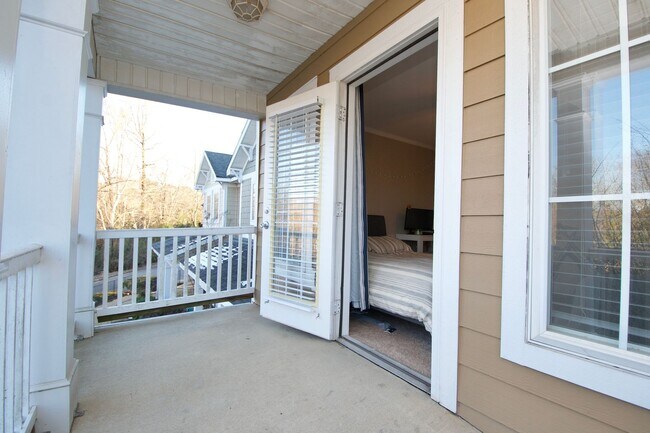 Building Photo - Spacious 3-Bedroom Condo Near Auburn University!