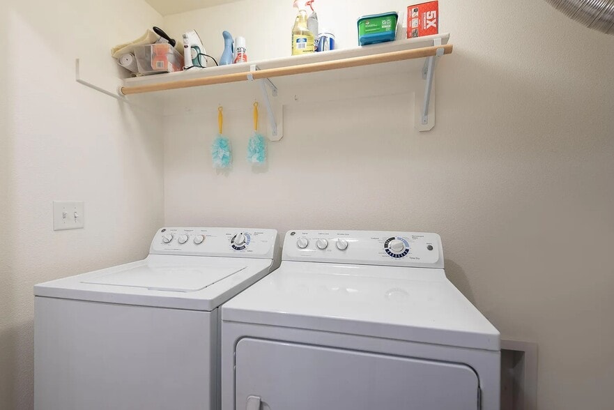 Building Photo - 2807 NE Spring Water Pl