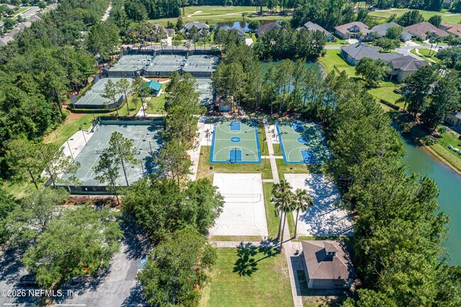 Building Photo - 2070 Thornhill Drive