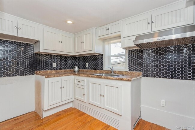 Building Photo - 45 N Ridge St