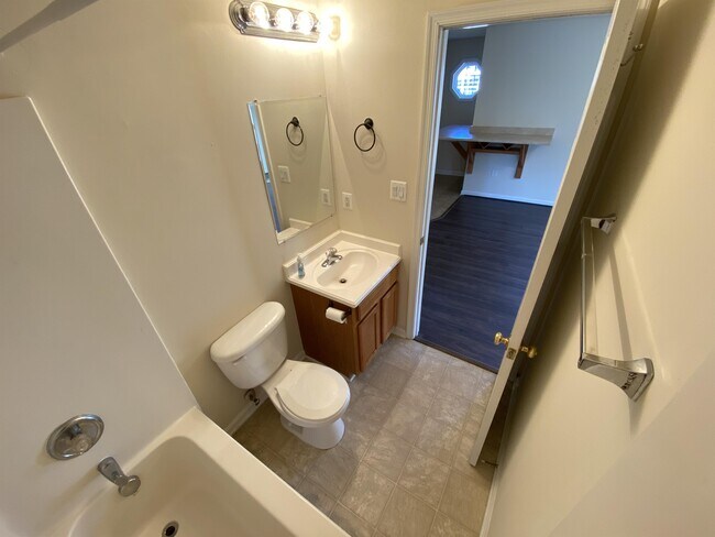 Building Photo - 241 Cambridge St